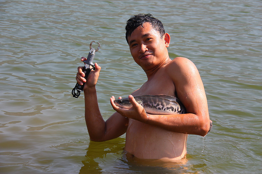 นั่น ยังจะมาแอ๊คใส่ เห็นแล้วหมั่น... :laughing: :laughing: :laughing: