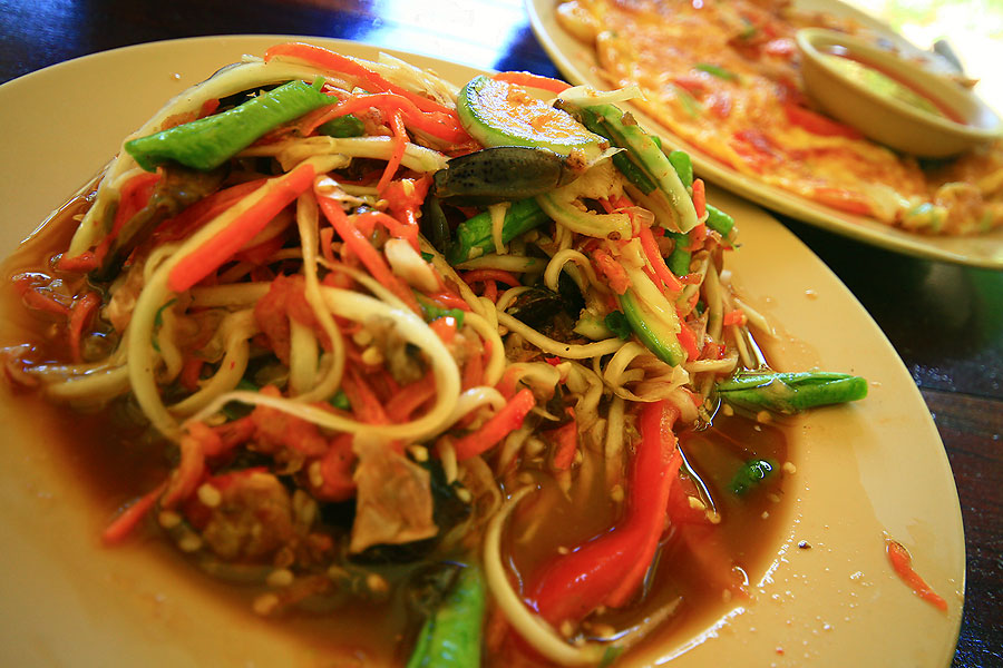 อาหารต่างชาติ...ที่ผมขาดไม่ได้เลย...........อดมาซ๊ะหลายวัน.........
สูตรผม....ส้มตำ+ไข่เจียว กับข้า