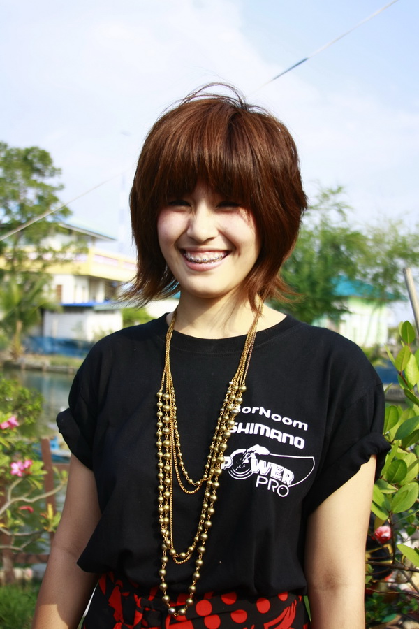 ขอจบด้วยภาพ สาวสวยหลานเจ้าภาพครับ  :
