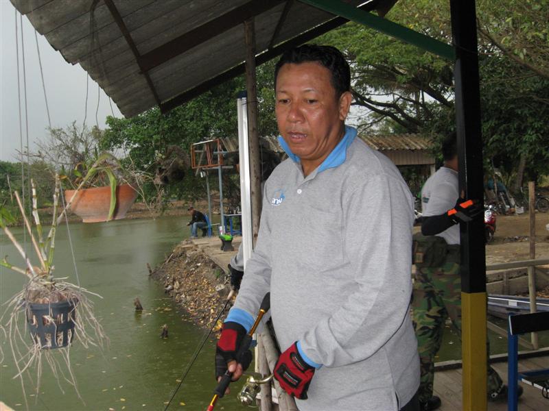 น้าป๋อม หลังจากตามหา น้องช่อน นนท์ มาค่อนวันยังไม่เจอเลย พอฝนตกก้อยังไม่ยอมหยุดอีก กลัว .......อิอิ
