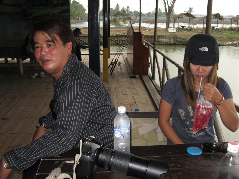 อ้าว แล้วเสี่ยจันทบุรี (น้ากูล) มาไงเนี่ย ฝนก้อตกเค้าจะกลับกันแล้ว เพิ่งจะมา อิอิ  เอิ๊ก ๆ ๆ ๆ ๆ ๆ 
