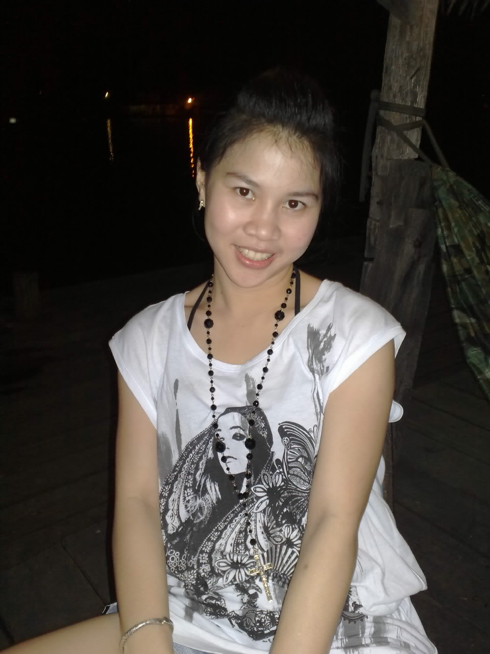 [q][i]อ้างถึง: GOFT posted: 24-01-2553, 20:36:38[/i]

นี่ล่ะ ยัย เจ๊ บี คนนี้เยยอ่ะคับ น้านัท นางเ