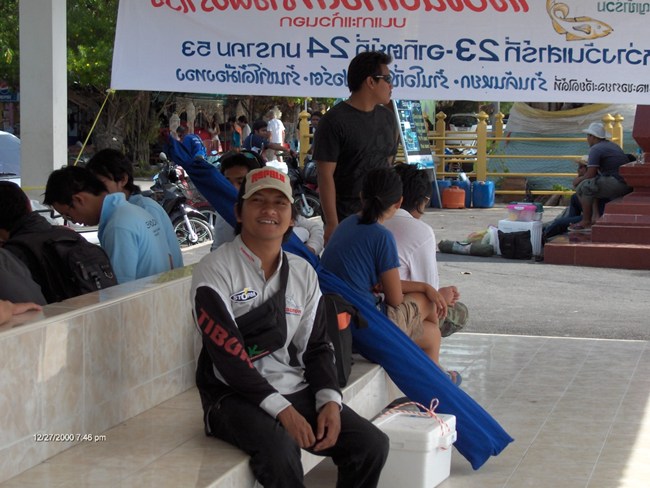บริษัทราพารา  ให้น้องอรรถพลเอาของรางวัลมาแจกถึงที่เลยขอขอบคุณครับ  ครั้งหน้ามาแจกอีกนะครับ :cheer: :