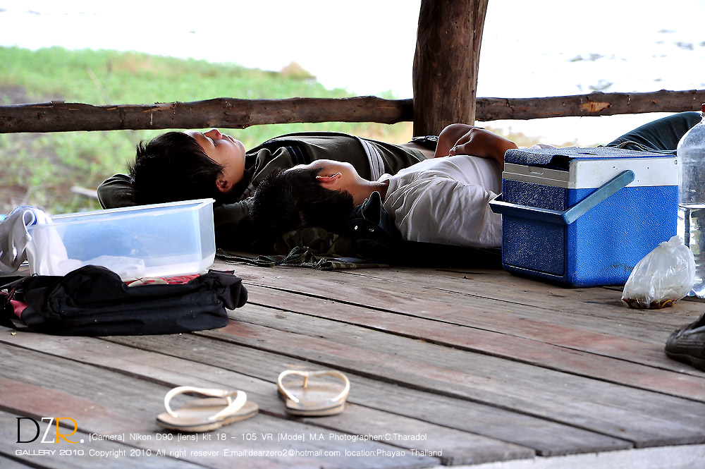  [b]สรุปช่วงเช้าโดนตัวเดียวครับ

ช่วงพักกลางวันน้องๆถึงกับของีบสักแปป[/b]

โดนแอบถ่ายซะ