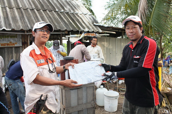  [b]..จากนี้ไปก็แจกรางวัลกันอย่างเดียวครับ..[/b]
 [b]..ขอลงรูปพรวดเดียวเลยแล้วกันครับ จะเอาให้จบ..[