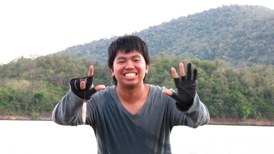
    ส่วน น้าแลนด์ ปัจจุบัน 7ตัวแล้ว.........สู้กันต่อเลยนะ....

 :laughing: :laughing: :laughing