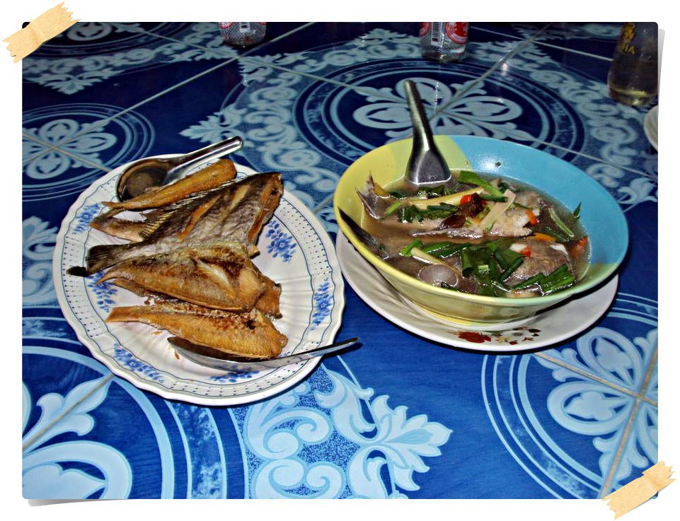 เพิ่มต้มยำร้อนๆ รสแซ่บ มาซดแก้เลี่ยน :umh: ล้อมวงกันเข้ามาเลยครับ น้าๆป้าๆ อิ่มท้องแล้วค่อยแยกย้ายกั