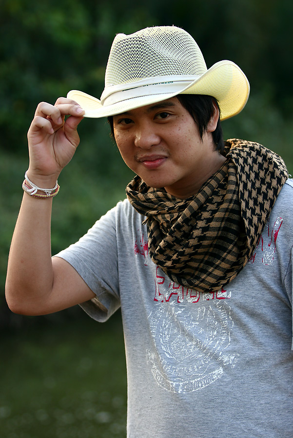  [q]ตามไปดูแก๊งเด็กขี้สงสัยสักหน่อย.......[/q]

อ้าว  น้าโสภณ  ตามมาดูที่ร้านผม ก็ได้ครับ   :grin: