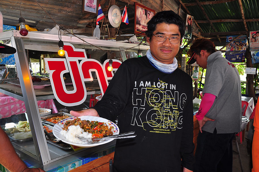 น้าไร้ท์เลือกเด็ก เอ๊ย........กับข้าวได้ก่อนเลยน่ะ :grin: :grin: :grin: