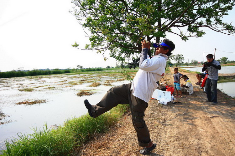 ...ดูลีลาซะก่อน.......  :laughing: :laughing: :laughing: