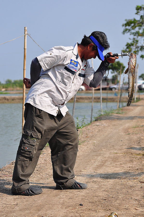 ท่านี้เอามาจากในหนังเรื่อง.......ทรอย.....พอผมเอาท่ามาแอ็คพวกบอก............ทรุยยยยยยยยยยยยยยย :grin