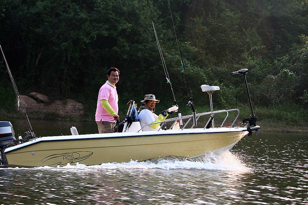 วันนั้นผมนั่งเรือเกลือต้องค่อยๆไป  :laughing: :laughing:  เจอเรือน้าหมูวิ่งต็อตๆๆๆแซงไปเลย 




