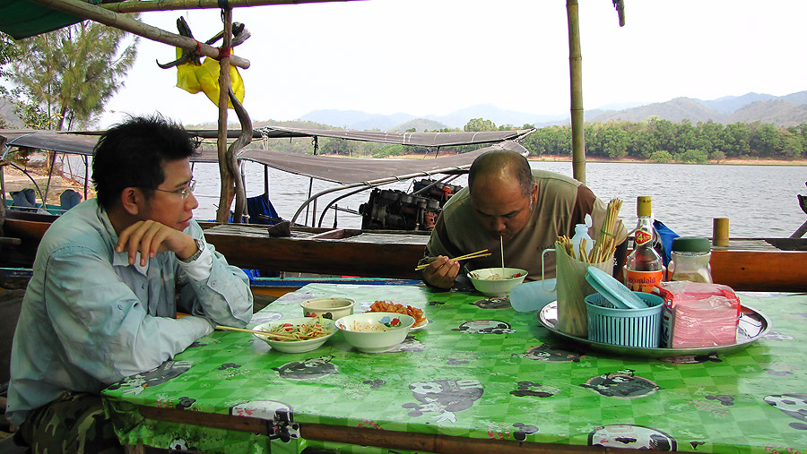 
        น้าตุ้ม....ซดปู้ดดดด..เลย....หิวแน่ๆ