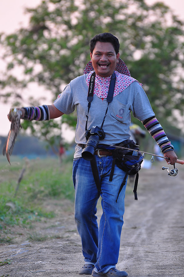 ดูสีหน้าก็รู้ว่ามีความสุขอยู่คนเดียวเลยอ่ะ :laughing: :laughing: :laughing: :laughing:
