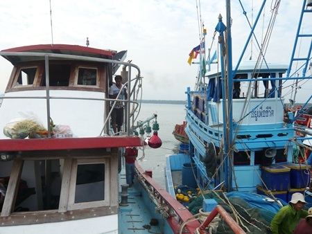  ท่าเรืออ่าวยางที่อำเภอบางสะพาน ประจวบคีรีขันธ์