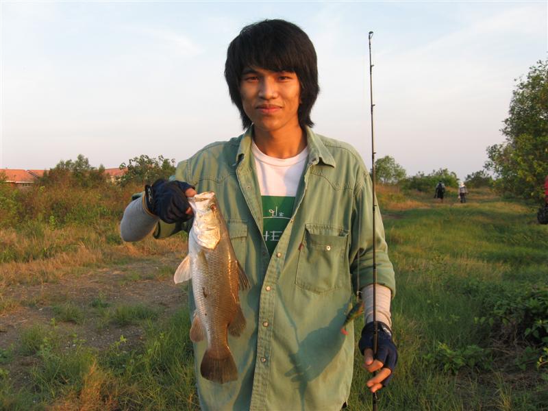 และแล้วปลาตัวแรกก้อมา เป็นสมาชิกขอ