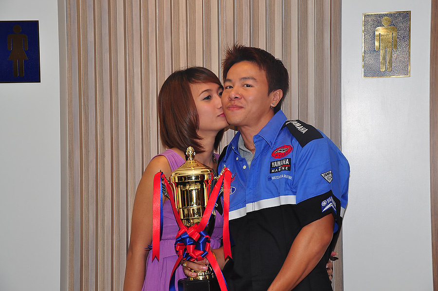 ดูสิครับมุมนี้มันสวยตรงไหนเนี่ยยยยยยยยยยยยยยย :ohh: :ohh: :ohh: :laughing: :laughing: :laughing: :la