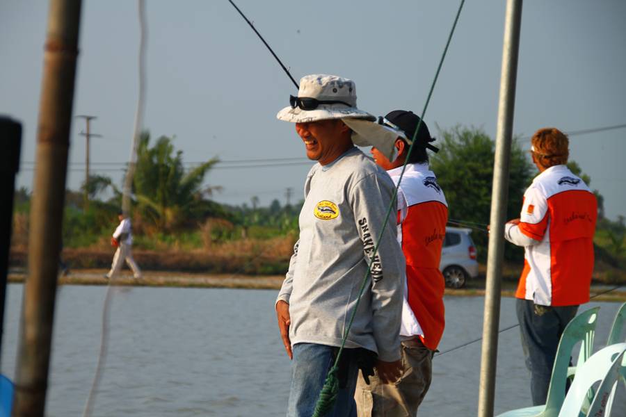สำหรับคนนี้ครับน้า งาบ-09  โดนนอกรอบชักเก็บอารมณ์ไม่อยู่