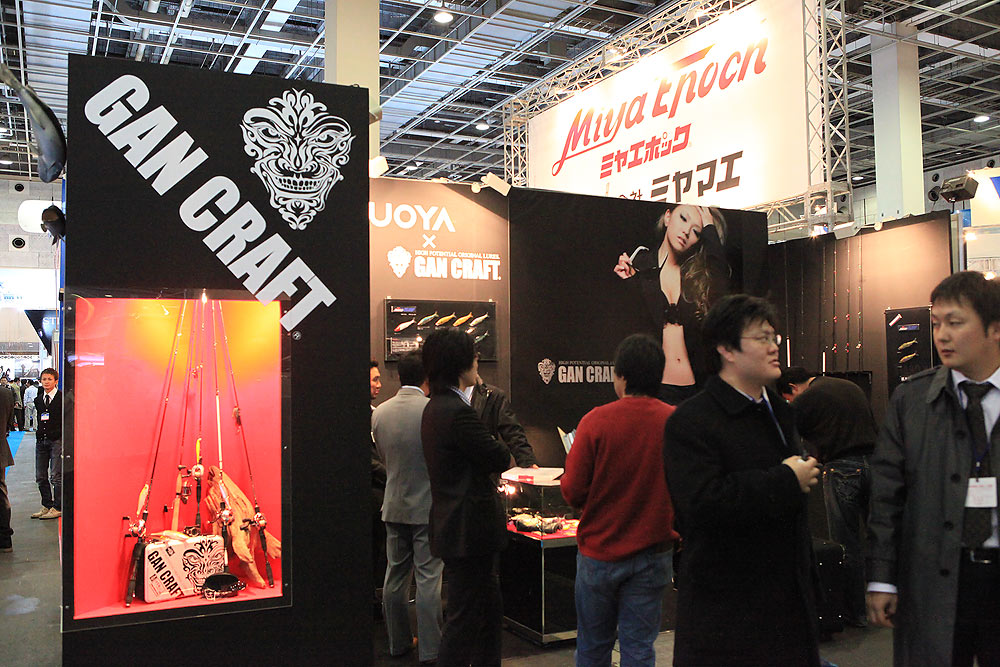 [center] บู๊ท GENCRAFT สวยมาก โดยเฉพาะสาวที่อยู่บนบอร์ด ผมสวยจัง [/q]










 :laughin