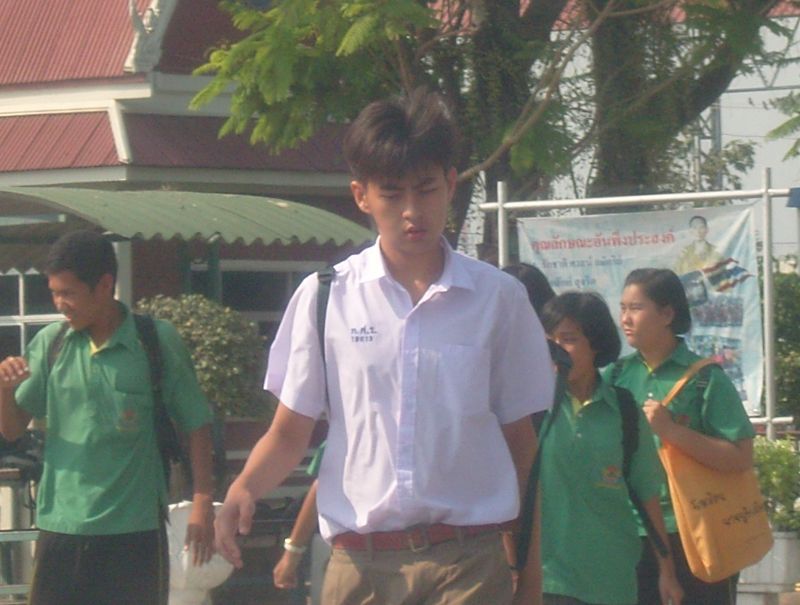ออกจากบ้านรีบไปโรงเรียนก่อนครับ

ไปรับลูกชายก่อน  

 :smile: :smile: :smile: