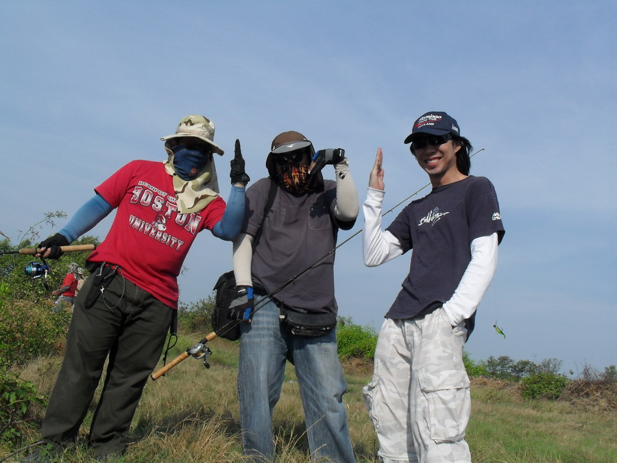  :love: :love:
มาถึงท้ายบ่อเอ้าสามหนุ่มขอหล่อสักภาพนะครับน้าย๊ง 

 :laughing: :laughing: :laughin