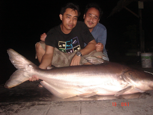 เบื่อปลาจัง เรากลับบ้านกันเหอะนะกอล์ฟ
 :spineyes: :spineyes: :spineyes: :spineyes: