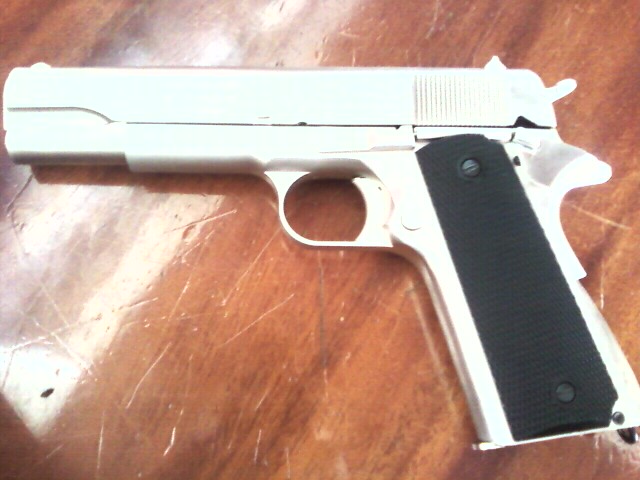 .45  colt พี่ชายใช้อยู่ครับ
 :cheer: :cheer: :cheer: