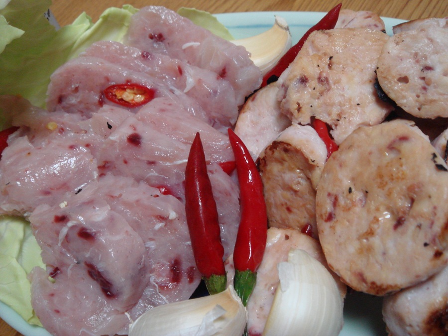 ตบท้าย...ด้วย...แหนมปลาโบระ...แจ่มๆ :grin: :love: