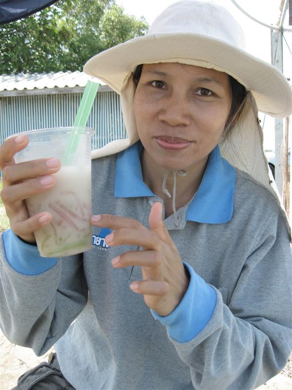 หม่ำของคาวแล้ว ก้อต้องตบท้ายด้วย ลอดช่องสิงคโปรคร๊าบ  :umh: :umh: :umh: :umh: :umh: :umh: