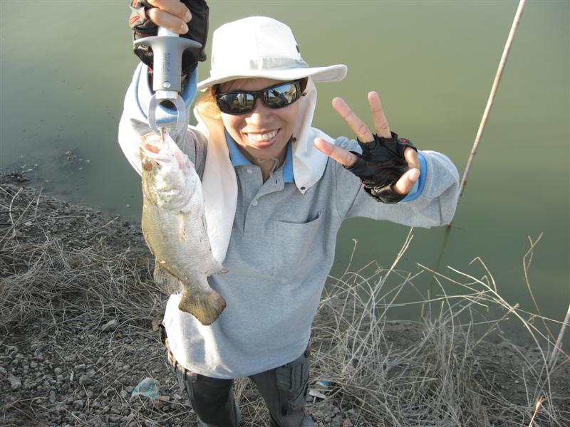 โปรดสังเกตุที่นิ้วครับ  :cool: :cool: :cool: :cool: :coo