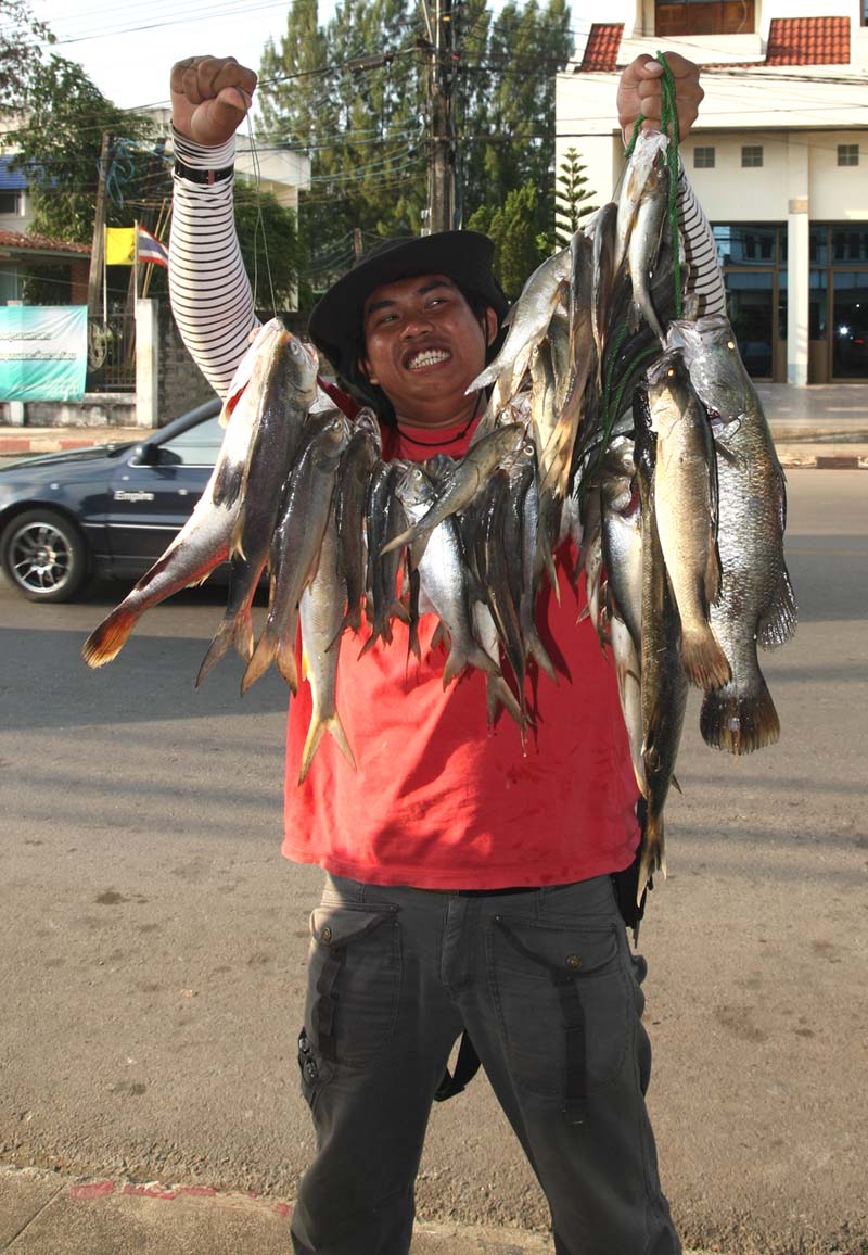 มาถึงหน้าร้าน ฟูขอเป็นที่ระลึก 1รูป