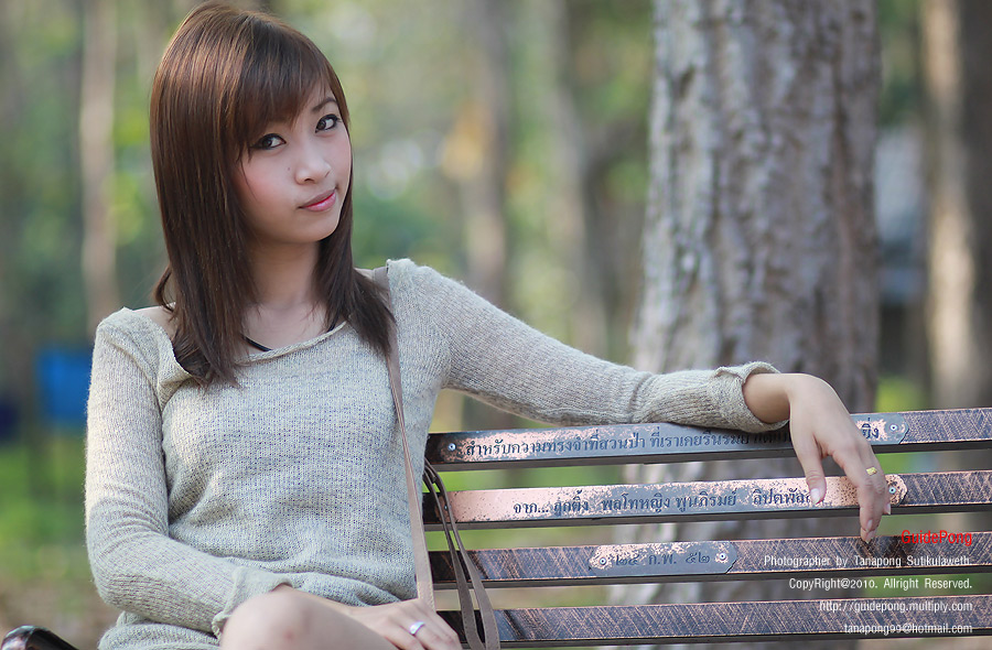 เดี๋ยวนี้ [b] น้องจ๋า[/b]  โพสท่าได้เก่งนะ  :love: