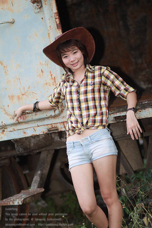  [b]น้องน้ำ[/b] :smile: