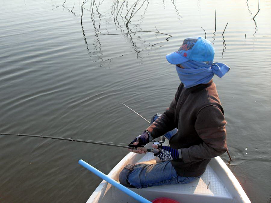 แหงะๆ!!!...................ไม่รอด............ติดตอซะแน่นเลย..................

นาย fishingman_001 