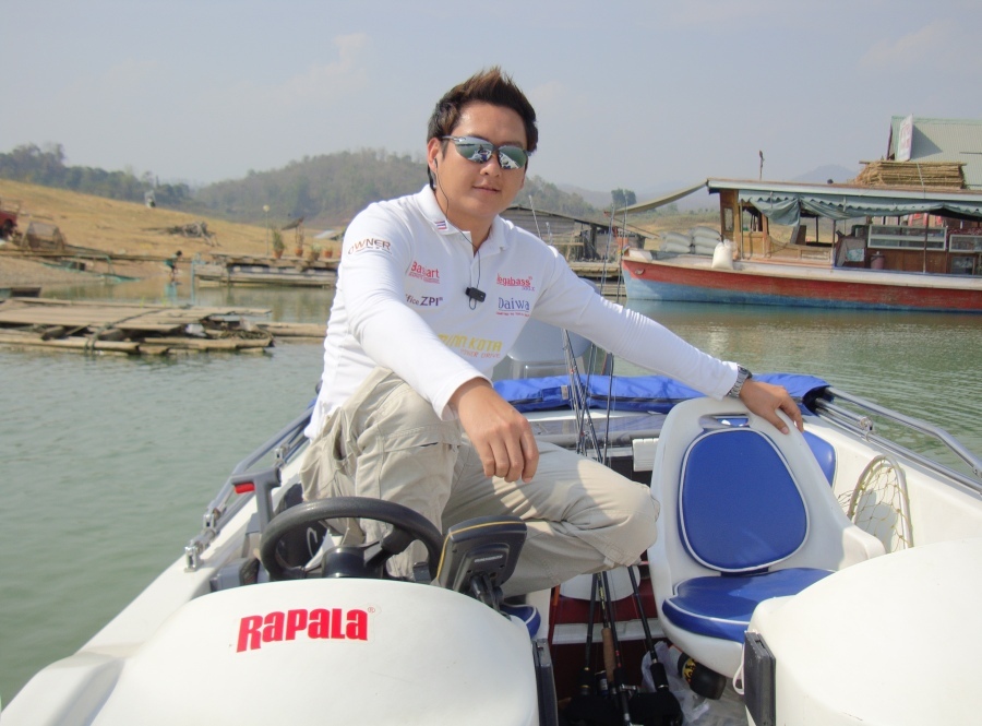 เอาเรือลงเรียบร้อย เก็บรถเสร็จ เพื