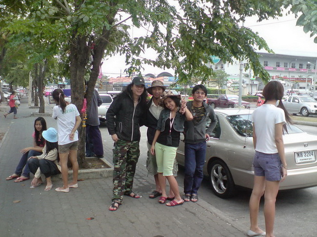 แวะตลาดไทซื้อกับข้าวกับปลาก่อน ถ่า