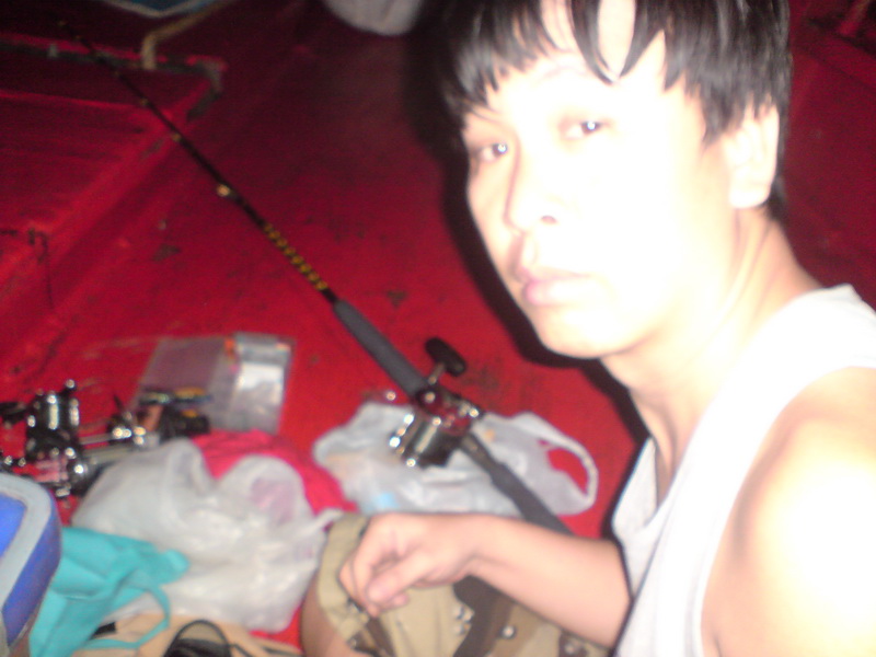 ลุงหนุ่มมัดเบ็ดตกปลาดีกว่าเดี๋ยวเ