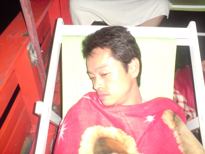 เต้งก็ไม่ไหว หลับดีกว่าตรู แล้วใครจะตกปลาหว่านี่ :laughing: :laughing: :laughing: