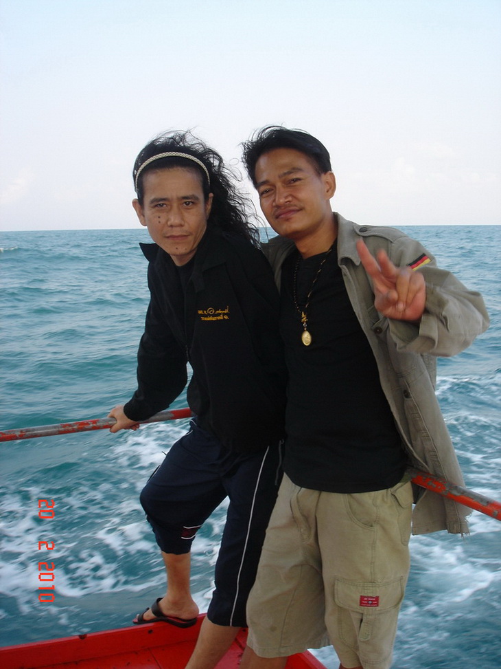 [q][i]อ้างถึง: kendo posted: 22-02-2553, 16:32:20[/i]

อิอิ ตามไปเมาด้วย น้าเอ  โอ๊กกกกกกกกกกกกกกก