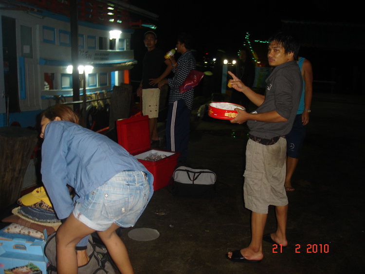 เอ้ากลับเข้าฝั่งนี่หว่า :cheer: :cheer: :cheer: :cheer