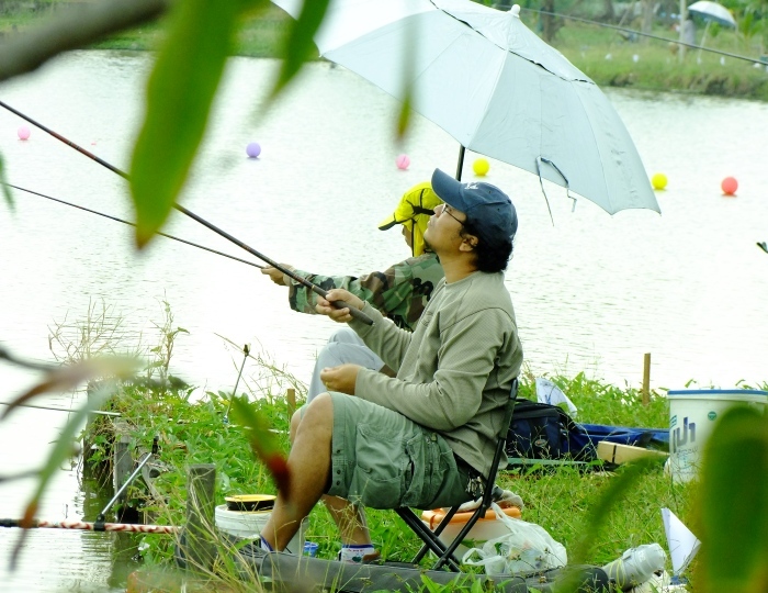 แอบถ่าย น้าชูเกียรติบัวเทพ :grin: :grin: