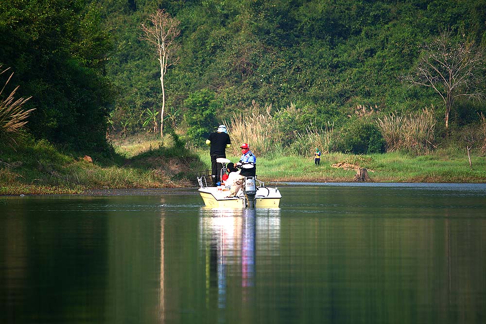 อีกลำ เรือ น้าหมู โคราช    :blush: :blush: