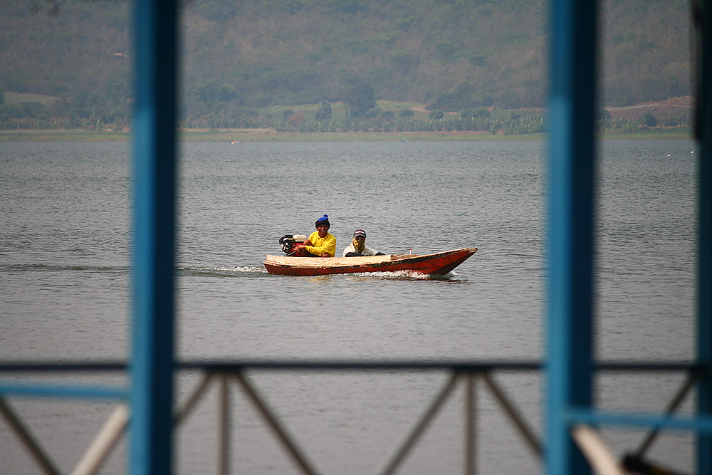 ตัดมาที่จุดชั่งปลาเลยแล้วกัน  เริ่มมีเรือทยอยกันกลับมาชั่งปลาบ้างแล้ว  :grin: :cheer: :cheer:



