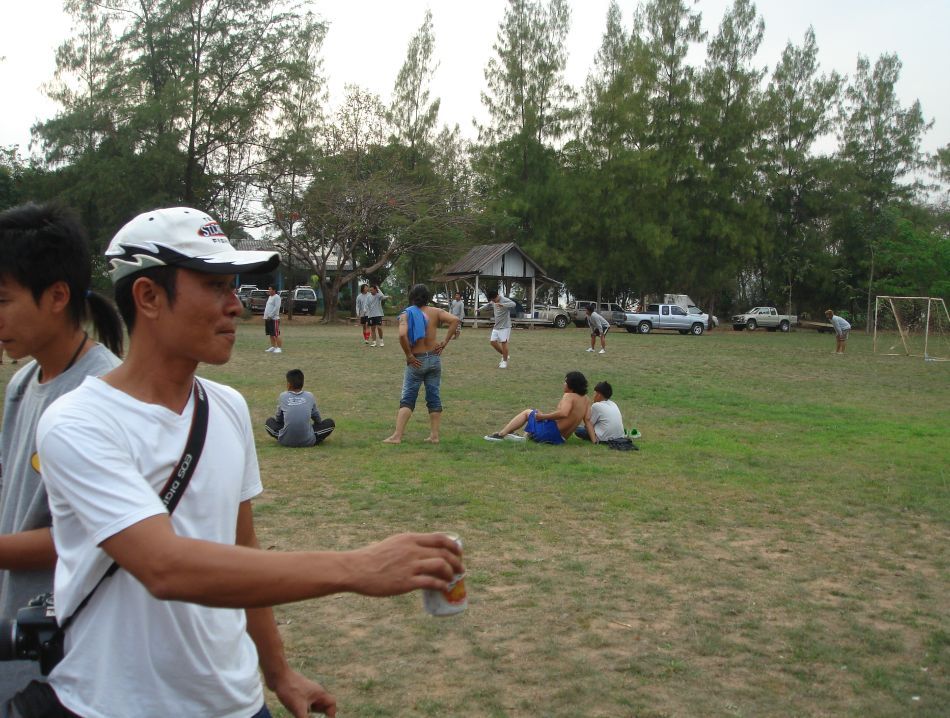 เกมเริ่มแล้วครับ...ระหว่าง ทีม Snake Head FC VS  โคราช FC 