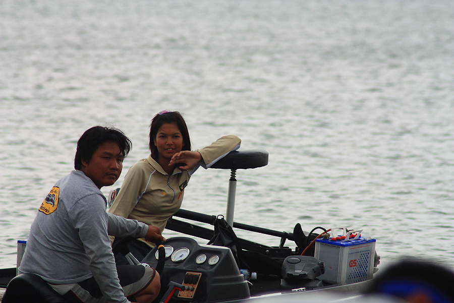 ป๊าดดดดดดดดดดดด..ออกเรือไปนู่นซะแร