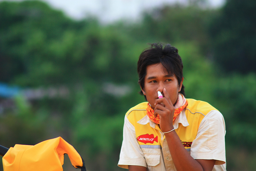 ป๊าดดดดดดดดดดดดดด.....ส่วนคนนี้ เครื่องดื่มคงเอาไม่อยู่แล้วววว..เพราะว่ากินแห้วไปเต็มพุง..
 :laughi