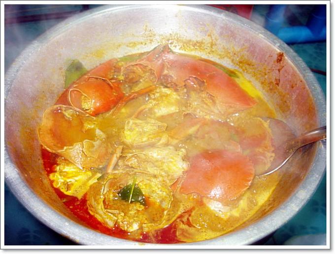 ระหว่างปรุง ก็เติมน้ำชาไปเรื่อยๆ  อ