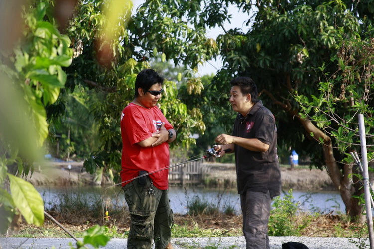 แอบมาปรึกษา อะไรกันน๊ะสองท่านนี้  :laughing: :laughing: :laughing: :laughing: