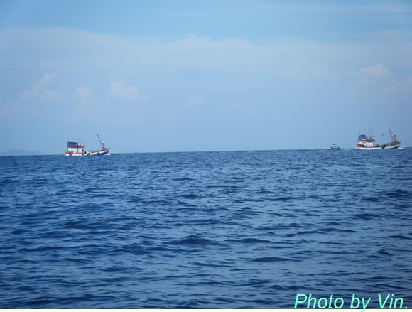 เรืออวนลากออกสนามอีกแล้ว :cheer: :cheer: :cheer: :cheer: :cheer:

สวัสดีครับน้า mojojt   ขอบคุณอีก