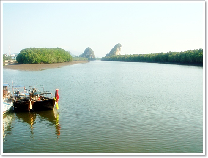 โห  ทางลงลาดชันอยู่ สูงเหมือนกัน

เช